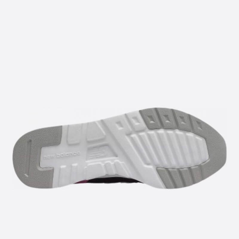 Dámské černé tenisky New Balance CW997HVL podrážka