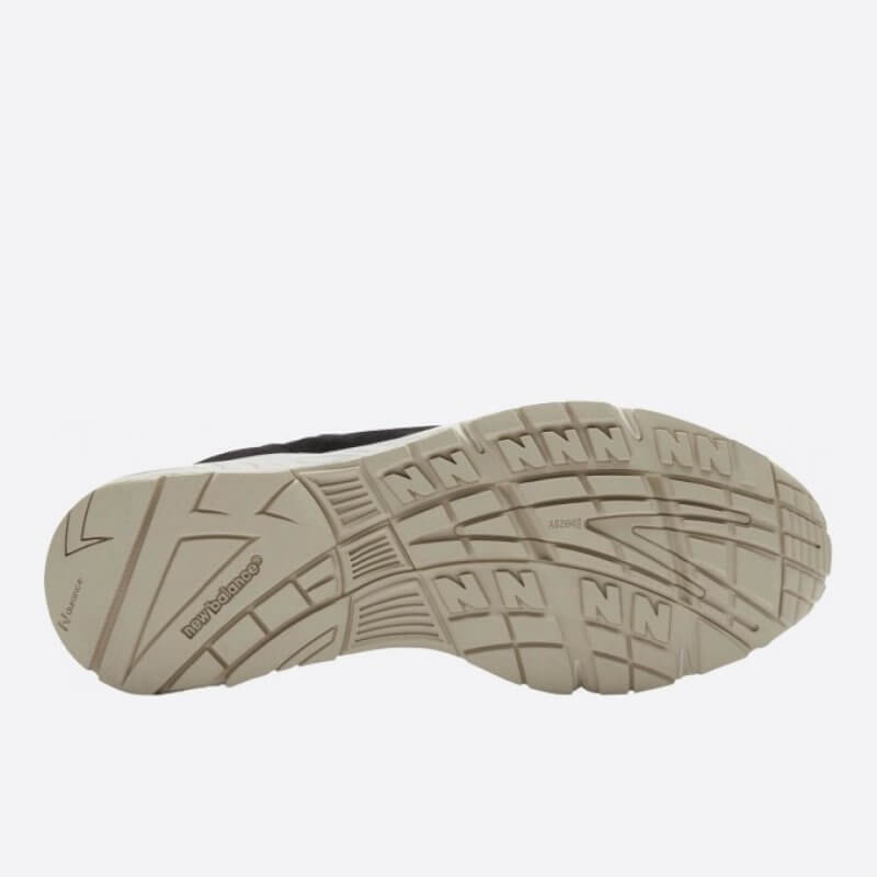 Pánské černé tenisky New Balance M991NKR podrážka