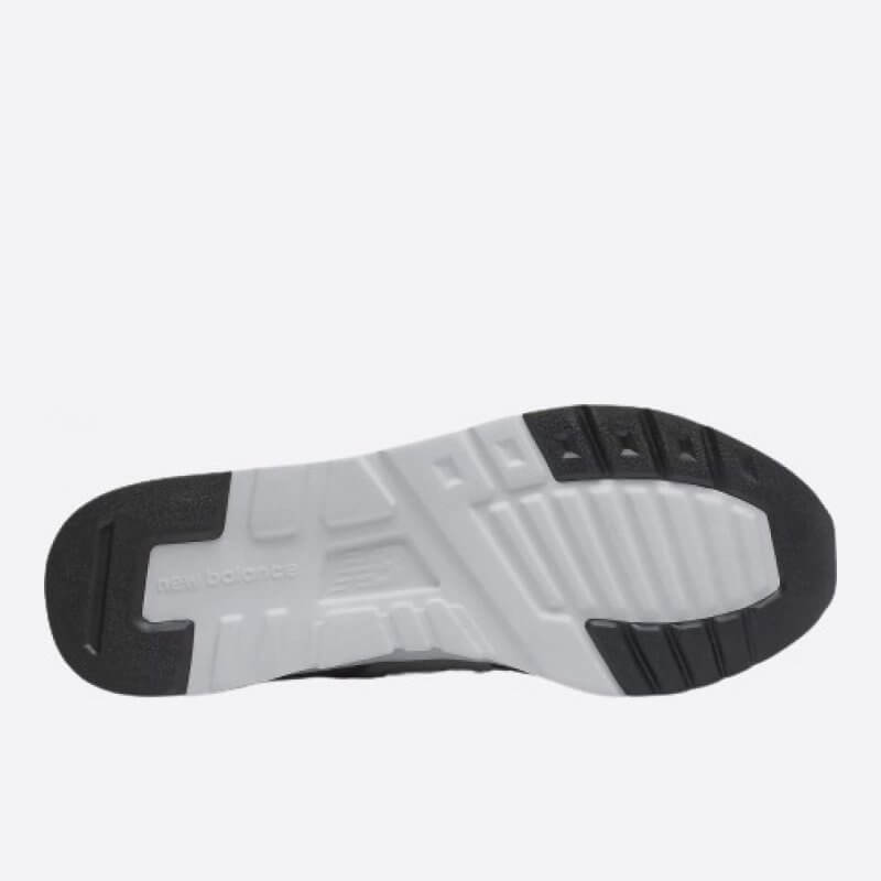 Pánské šedé tenisky New Balance CM997HVR podrážka